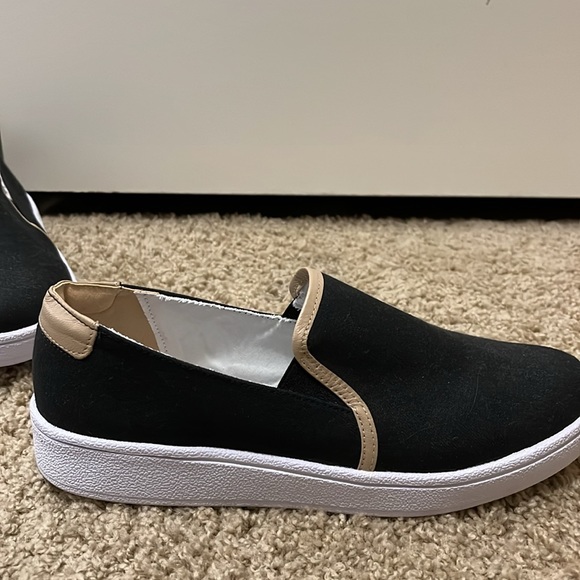 Able Shoe Flats - Picture 2 of 2